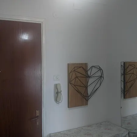 Apartment Dreams *